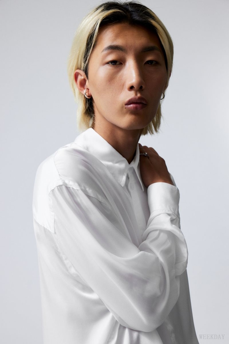 Weekday Oversized Boxy Shiny Shirt シャツ メンズ 白 Japan | R0L-3456